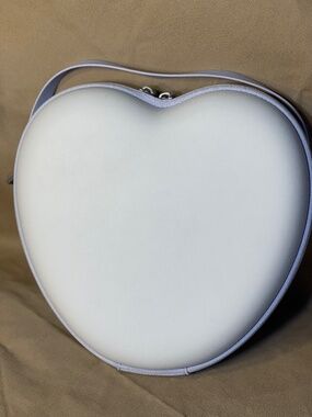 White Heart-Shaped Crossbody Bag - Minimal Chic